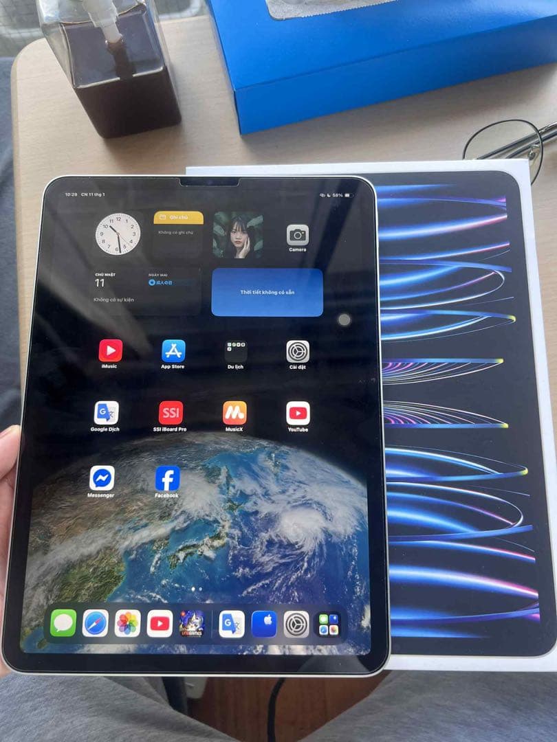 iPad Pro11インチ第4世代 Wi-Fiモデル　シルバー 128GB iPad Pro 11インチ 第4世代 Wi-Fi Cランク カラー：シルバー