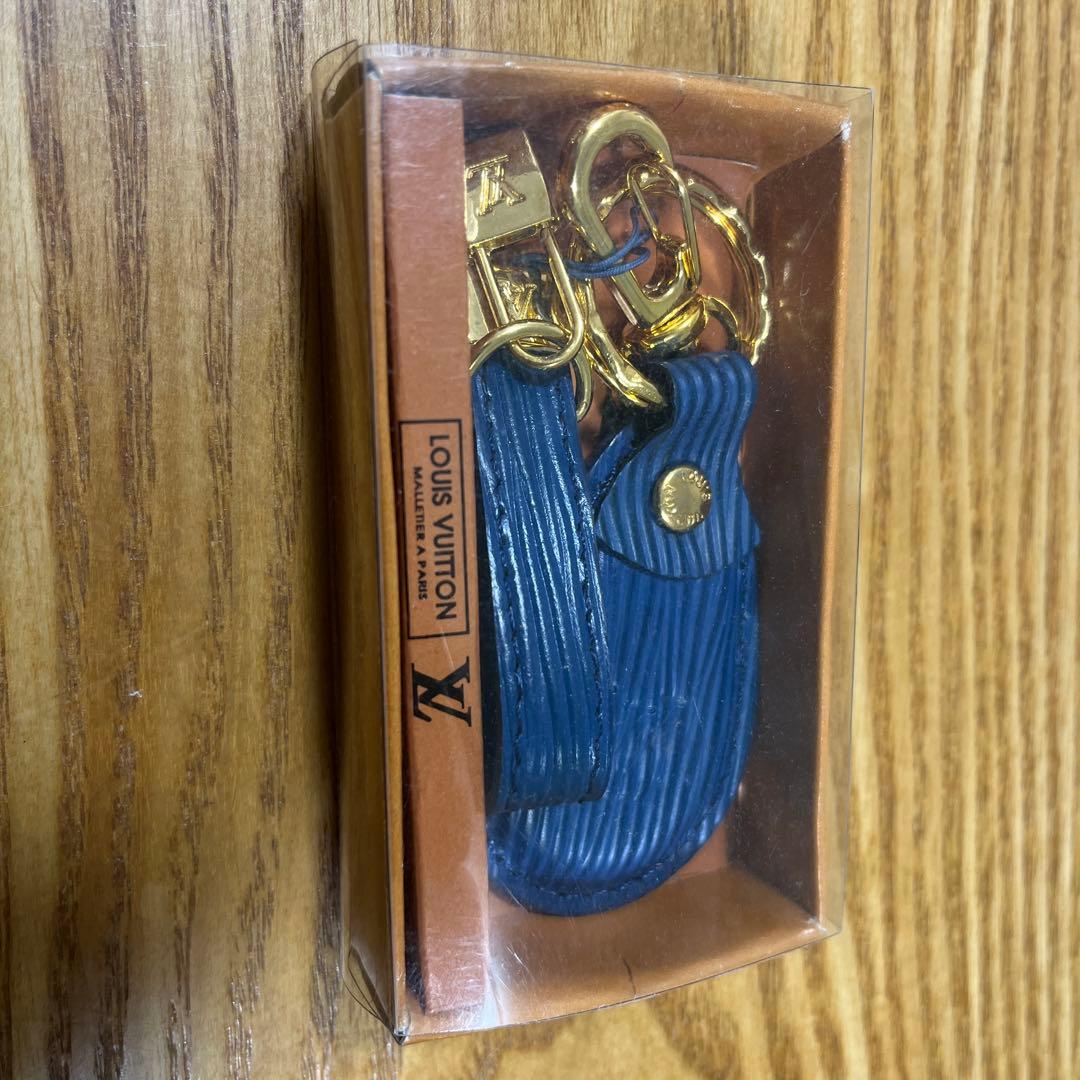 Louis Vuitton キーホルダー 青とストラップ LOUIS VUITTON - LOUISVUITTONラッピングリボンチャーム付キーホルダー