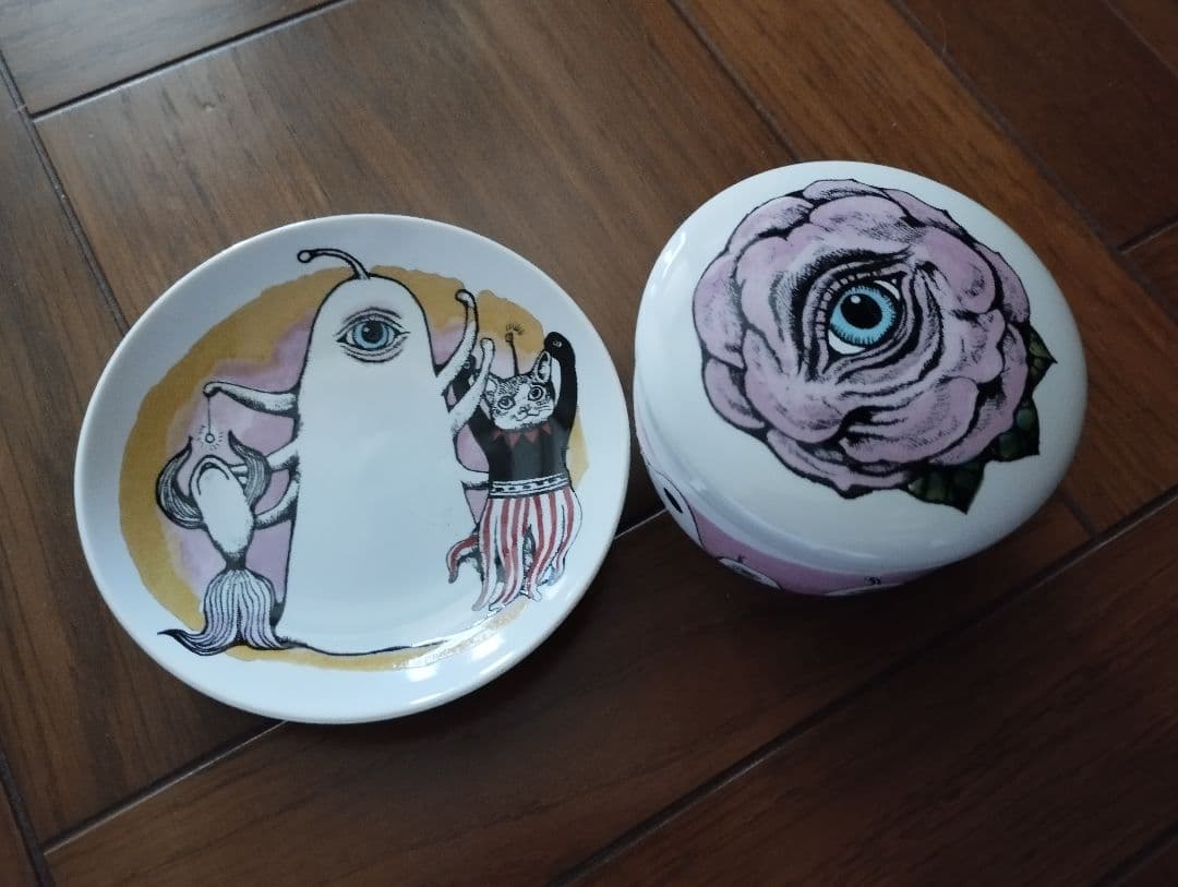 r*w様 ヒグチユウコ　湯呑み＆皿セット　ひとつめちゃん 九谷焼 湯呑みセット ひとつめちゃん – ボリス雑貨店