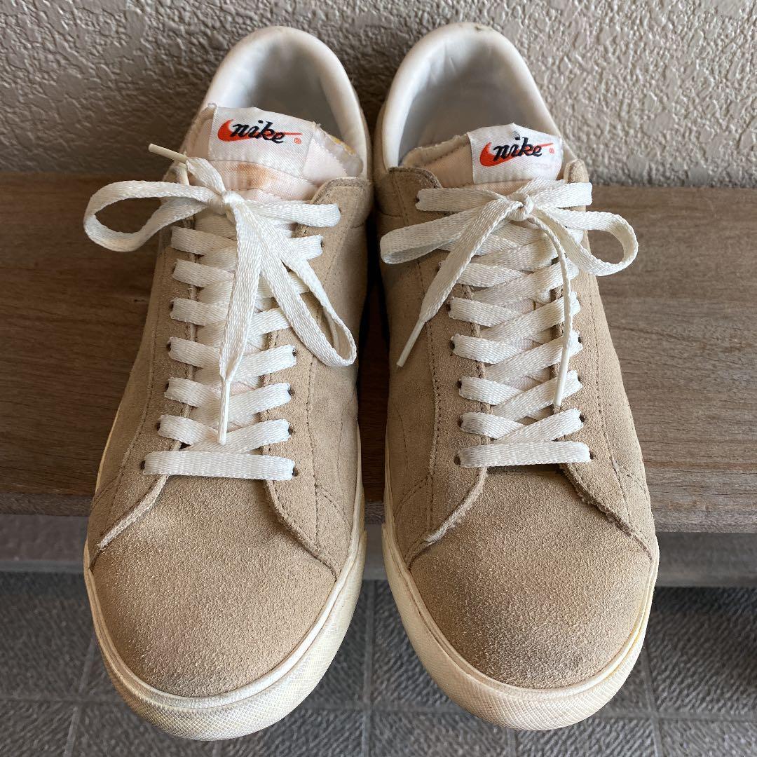ナイキ テニスクラシック ベージュスエードスニーカー - メルカリ