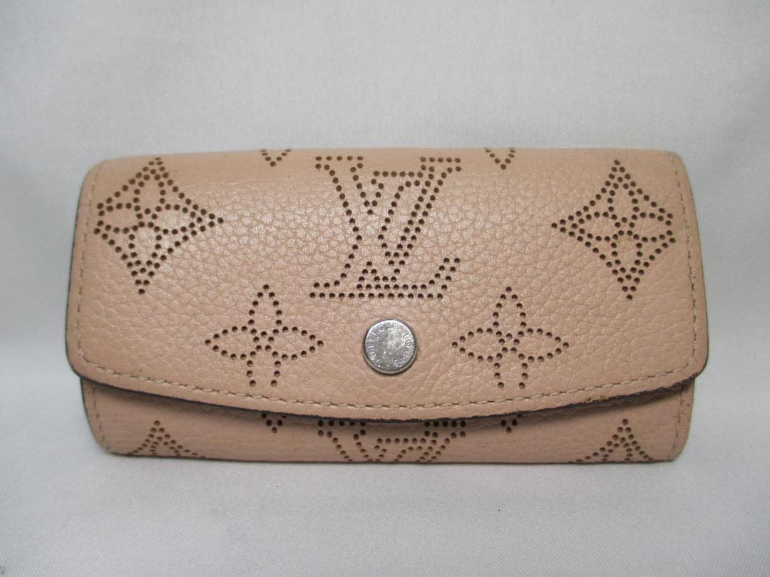 美品 Louis Vuitton ルイ ヴィトン マヒナ 4連キーケース 中古 LOUIS VUITTON ルイヴィトン マヒナ ミュルティクレ 4 キーケース