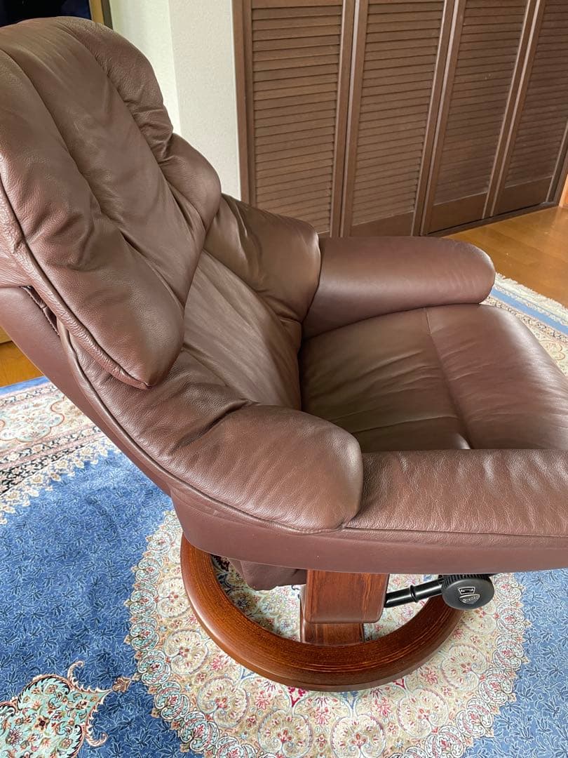 エコーネスストレスレスチェアレノノブレス革約45万