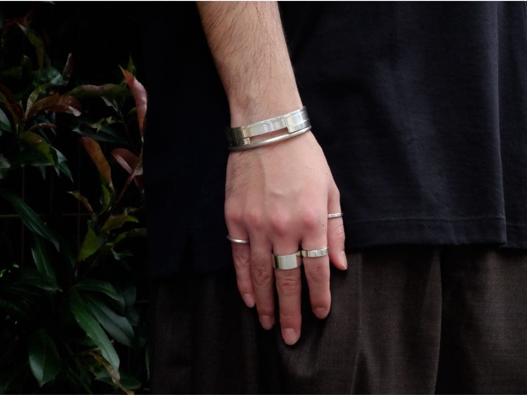 アクセサリー le gramme 15g silver bangle 15g Brushed Black Sterling Silver Ribbon Bracelet – Above The Clouds