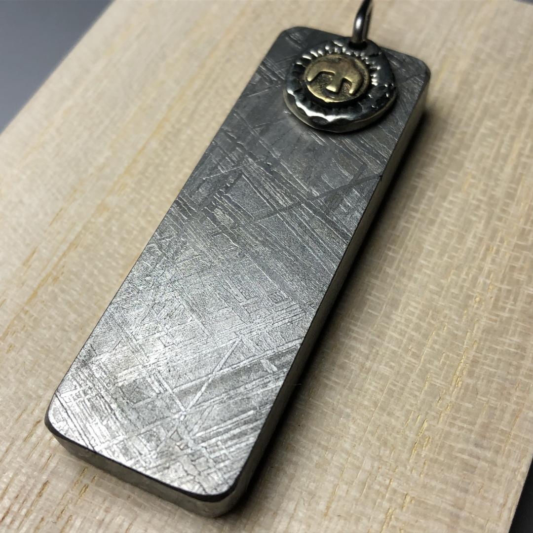 ムオニオナルスタ隕石 メッキ処理済み ペンダントトップ 鉄隕石 重さ約