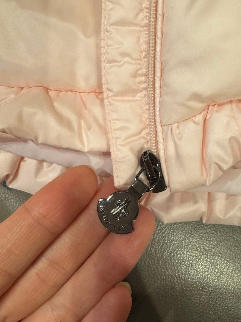 美品 MONCLER フード付きダウンジャケット ピンク 試着のみ 12/18M