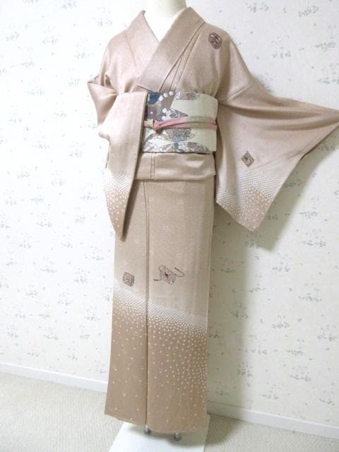 訪問着-美品-刺しゅう・花の宝箱・手絞り柄・ピーチベージュ・７号・正絹　M‐62 楽天市場】【レンタル】高級正絹 訪問着 フルセットレンタル訪問着