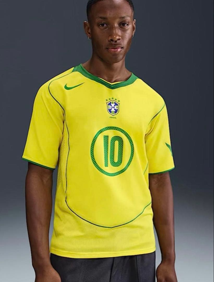 最終値下 NIKE ブラジル代表ユニホーム ロナウジーニョ 復刻 送料無料・匿名配送】Nike ナイキ ブラジル代表 2004 復刻 ホーム
