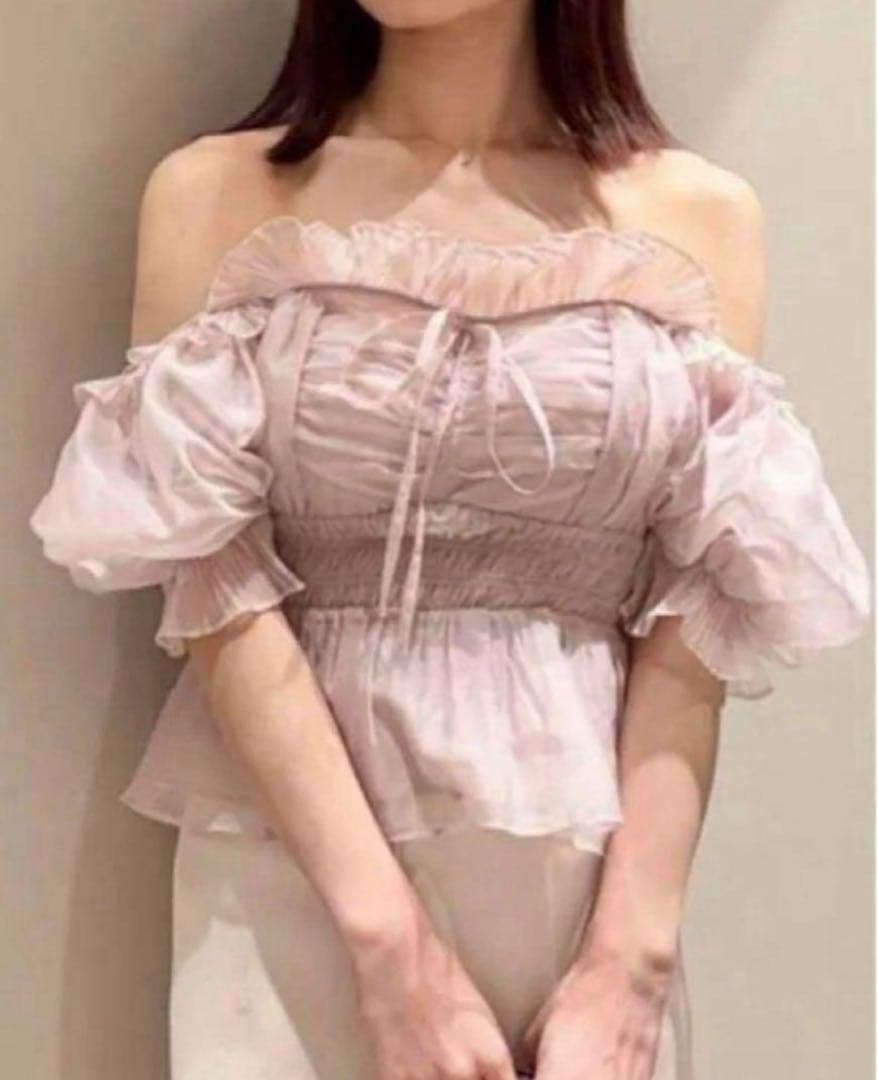 SNIDEL ギャザーフリルオフショルブラウス　ピンク SNIDEL（スナイデル）の「ギャザーフリルオフショルブラウス（シャツ