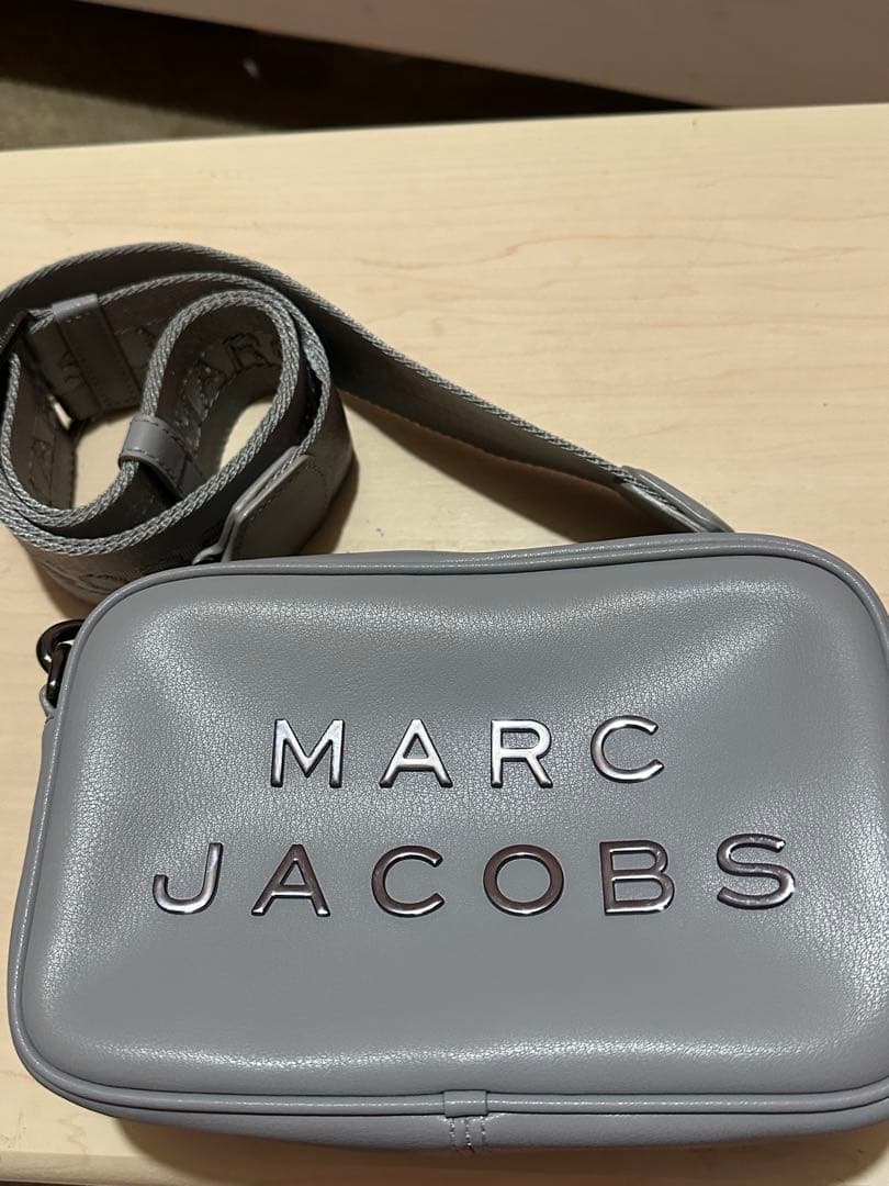 《レア美品》マークジェイコブス ショルダーバック グレー