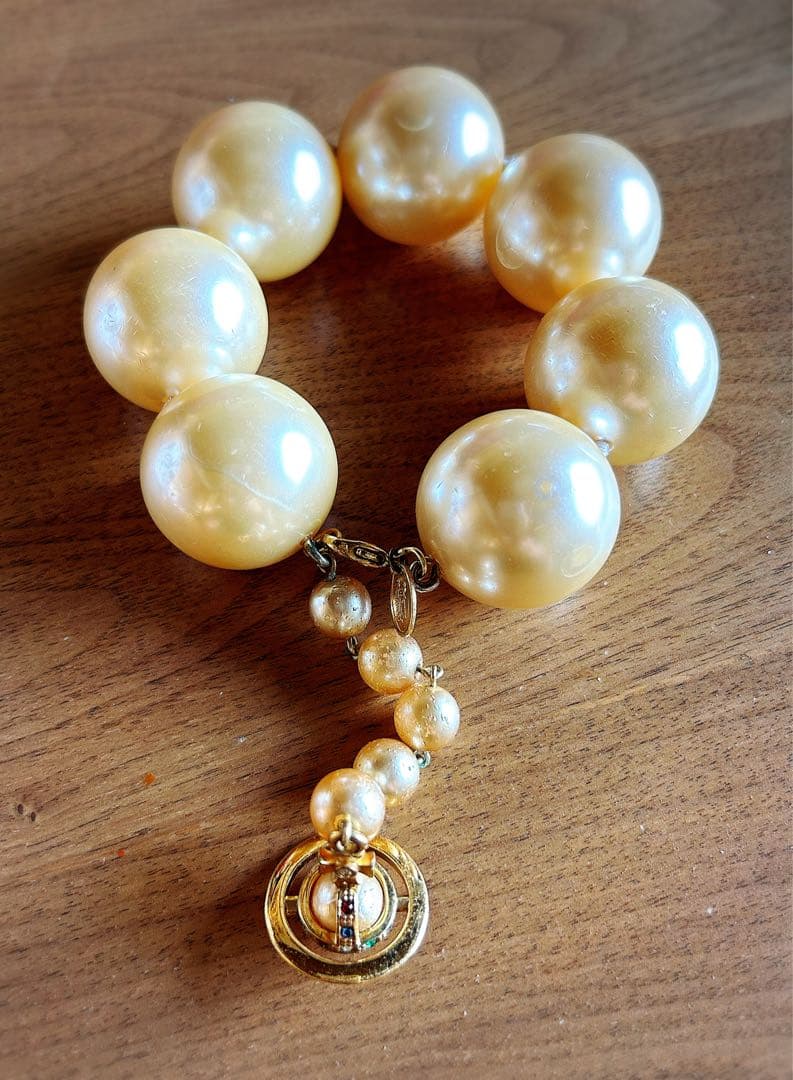 レア⭐︎Vivienne WestwoodジャイアントパールブレスレットNANA The NANA x Vivienne Westwood collab is finally here after 25 years