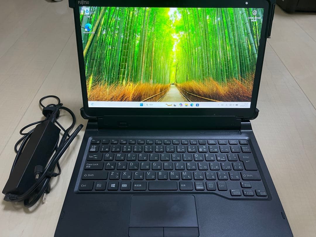 Fujitsu Q7311/FB バッテリー良好　プロテクターカバー付き arrows 富士通 ARROWS Tab Q7311/FE専用ケース タブレットカバー 手帳