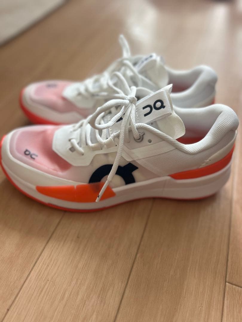 on R- テニスシューズ ホワイト/オレンジ/ピンク ヨネックス（YONEX）（レディース）テニスシューズ オムニクレー・砂