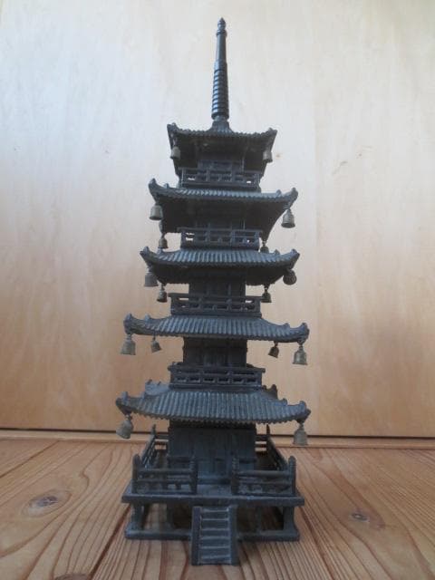 R7/05/7-5　　銅器　五重の塔　　高42 重量約3.5㎏