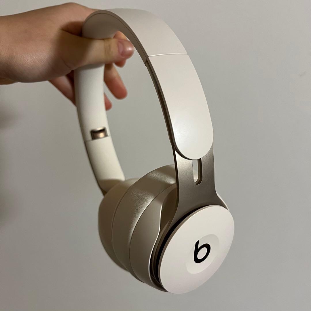 【最終値下げ】Beats SOLO PRO ワイヤレスヘッドフォン ホワイト Amazon.co.jp: Beats Solo Pro Wireless ワイヤレスノイズキャンセ