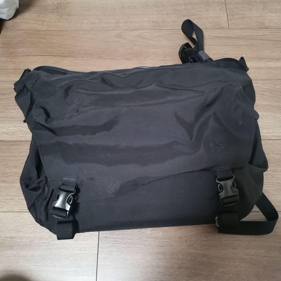 ARC'TERYX LEAF COURIER BAG 15 リーフ - メルカリ