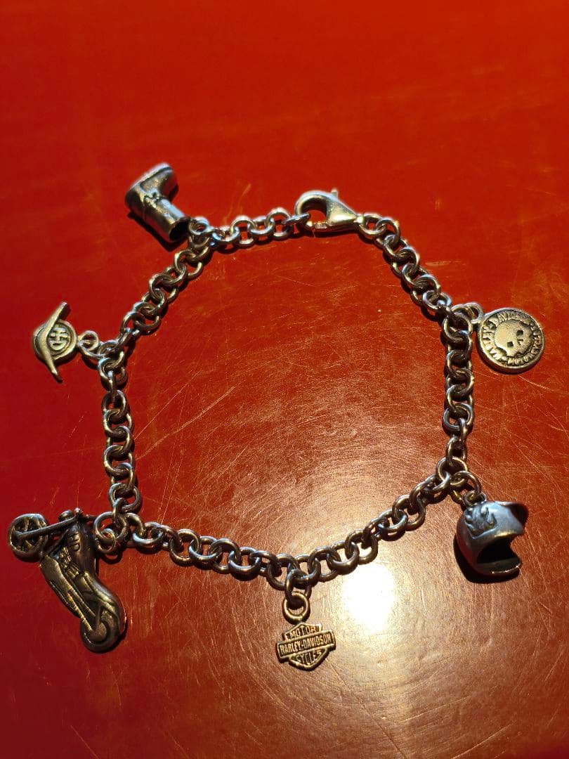 ハーレー　ブレスレット　シルバー925 このハーレーダビッドソンのブレスレットはシルバー925ですか