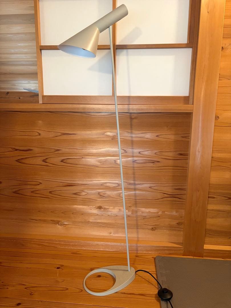 正規品　ルイスポールセン AJフロアランプ AJ フロアー | ルイスポールセンの正規代理店 Shinc lab.（シンクラボ