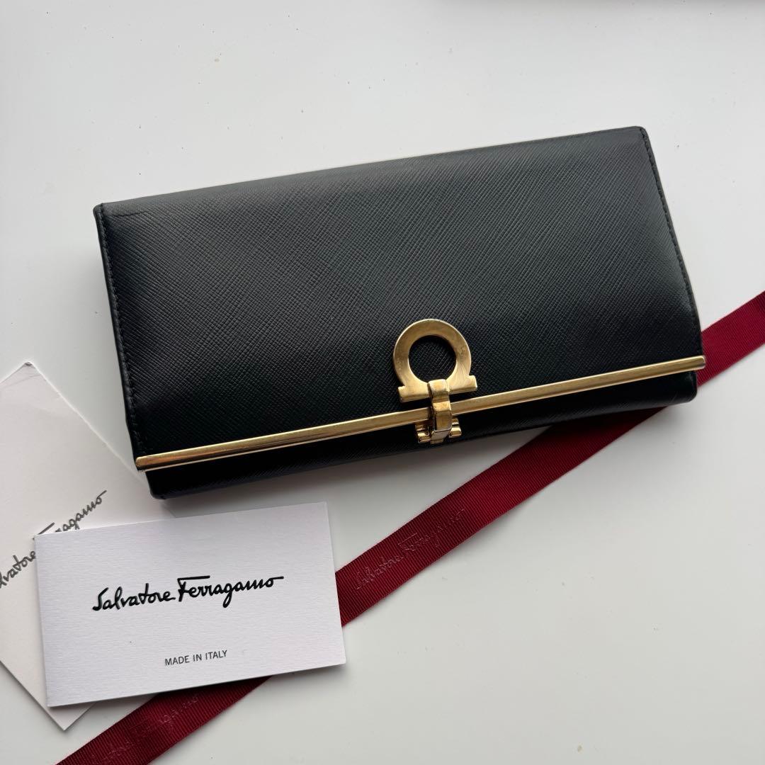 美品】322 Ferragamo サルバトーレフェラガモ 2つ折り長財布 - メルカリ