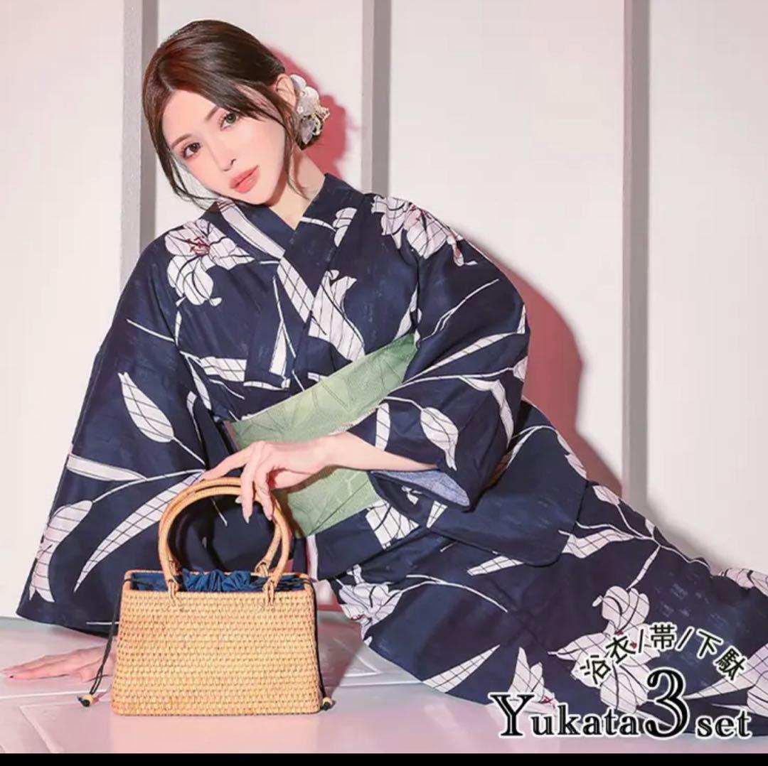 ストライプ紺地×大輪白百合浴衣3点セット 浴衣セット レディース浴衣　Tika ストライプ紺地×大輪白百合浴衣3点セット 浴衣セット レディース浴衣