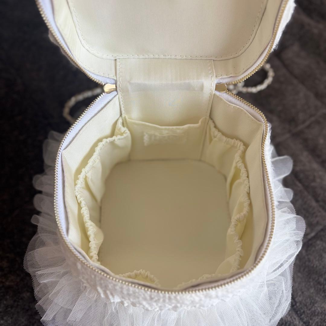 Peony MINETTE HOLIDAY CAKE VANITY BAG - メルカリ