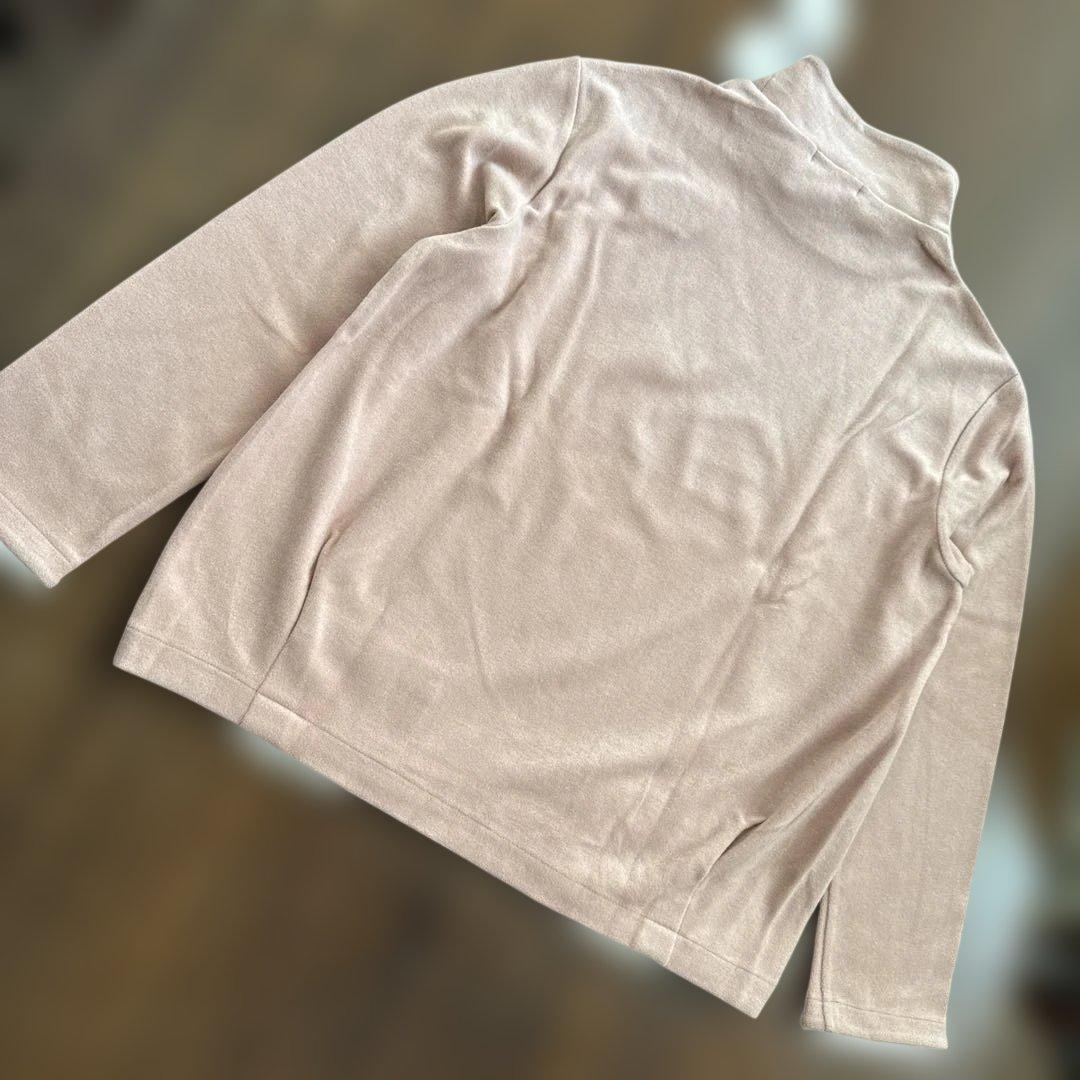 ピッコーネ ピンク タートルネック 猫のブローチ付き 40 新品、未使用