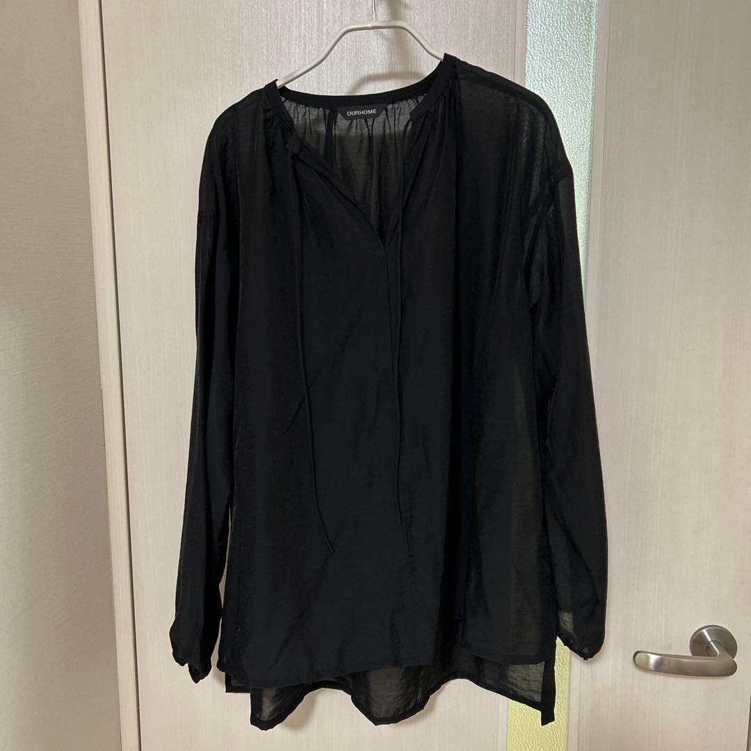 OUR 柔らかな透け感ギャザーブラウス 柔らかな透け感、リボンギャザーブラウス – OURHOME