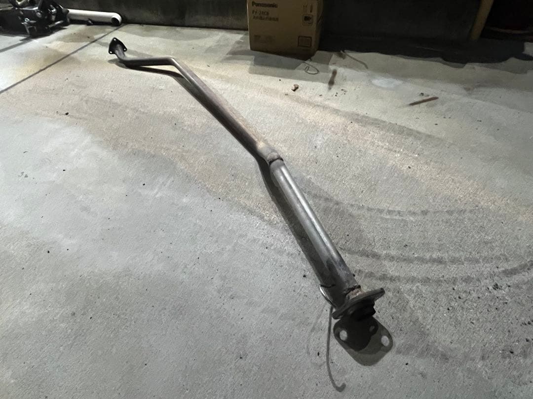 インテグラdc5 is タイプs中間ストレート　軽量　爆音　直管　ストリーム インテグラdc5 is タイプs中間ストレート 軽量 爆音 直管 ストリーム