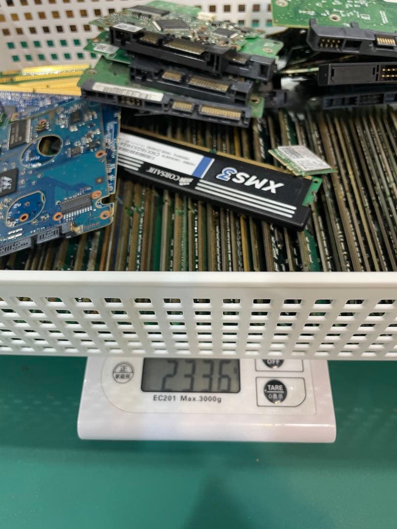 ジャンク PCメモリ 100枚 都市鉱山 金メッキ 都市鉱山】ゴールド/金 重量約1 3Kg ジャンクメモリー/PCメモリー/基板