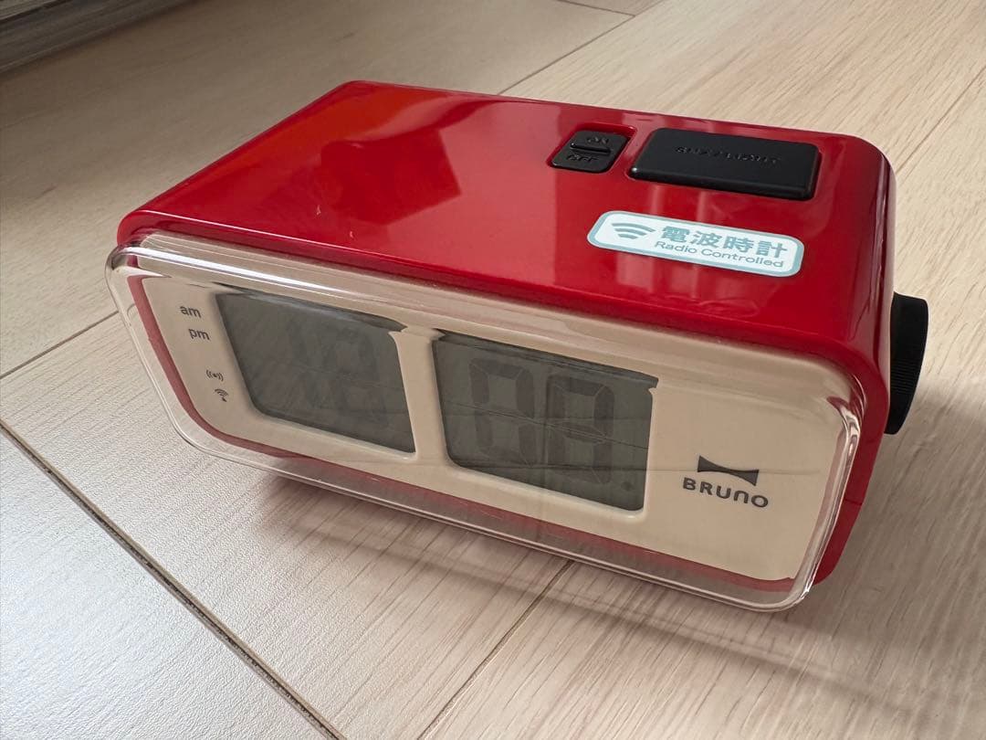 BRUNO ブルーノ LCDレトロアラームクロック 電波式 BCR003 赤 - メルカリ