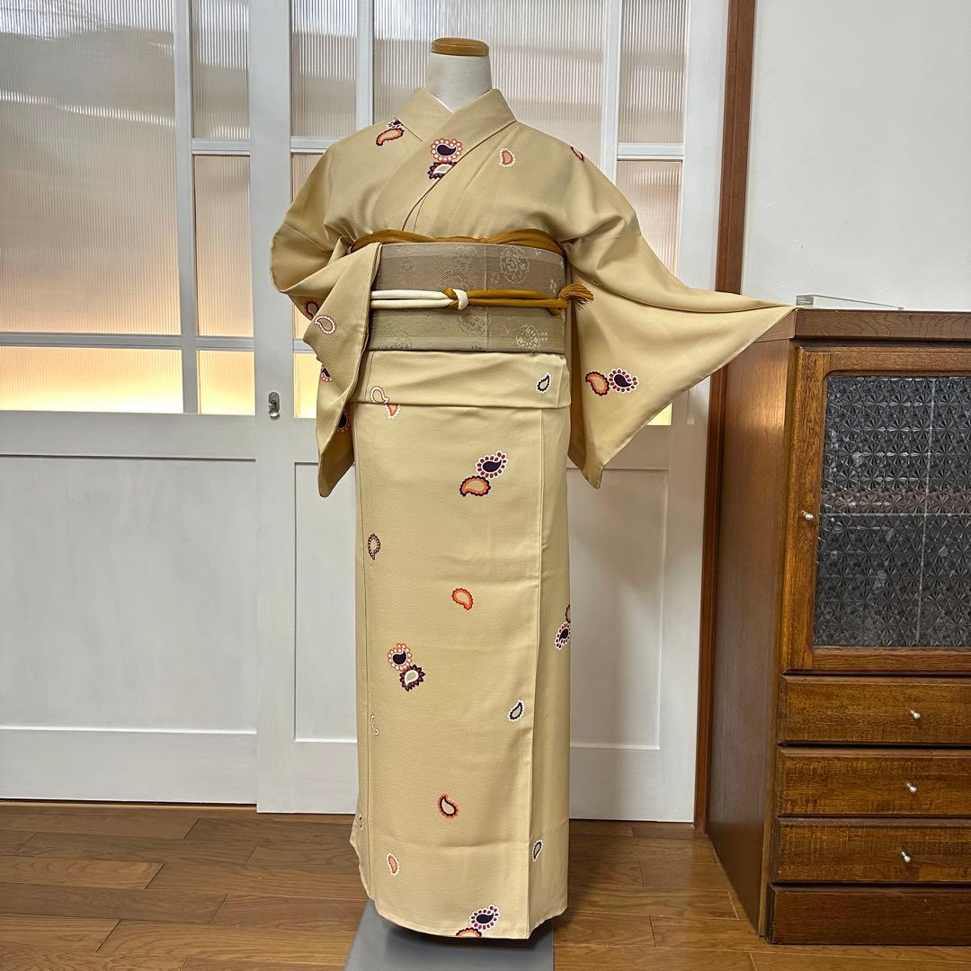 こ*ら様 希少サイズ　小紋　袷　正絹　黄粉色ペイズリー柄　身丈172裄71.5ト 銀座【D-3638】刺繍 小紋 ピンク系 四季花文 :身丈170/裄70 - 銀座