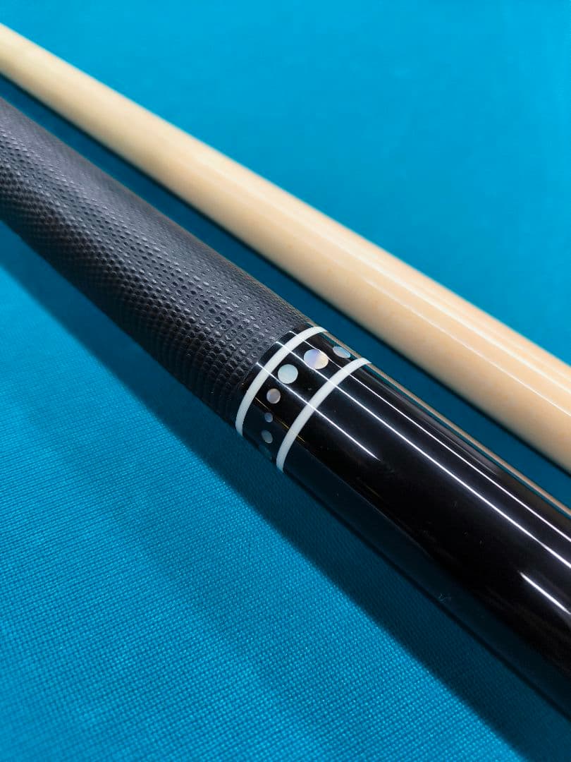 アダム　MUSASHI ビリヤードキュー 　角芯！　美品 ムサシ キュー 角芯 MAI-901CM/I/IVL カーリーメープル (ACSS PRO