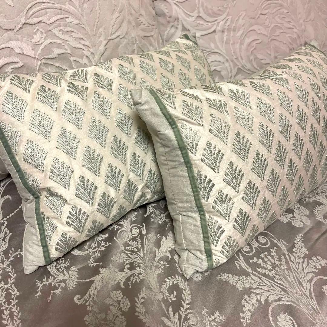 [2個]ローラアシュレイ 刺繍まくらクッション　フローレン　新品2個　フェザー ローラアシュレイ ローズモア ラウンドクッション- ショップチャンネル