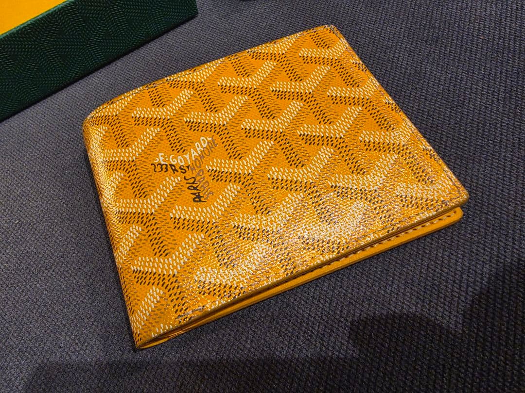 ゴヤール　GOYARD　二つ折り札入れ財布　コンパクト財布　YELLOW GOYARD（ゴヤール） 美品 チュイルリー ファスナー付き 二つ折り財布