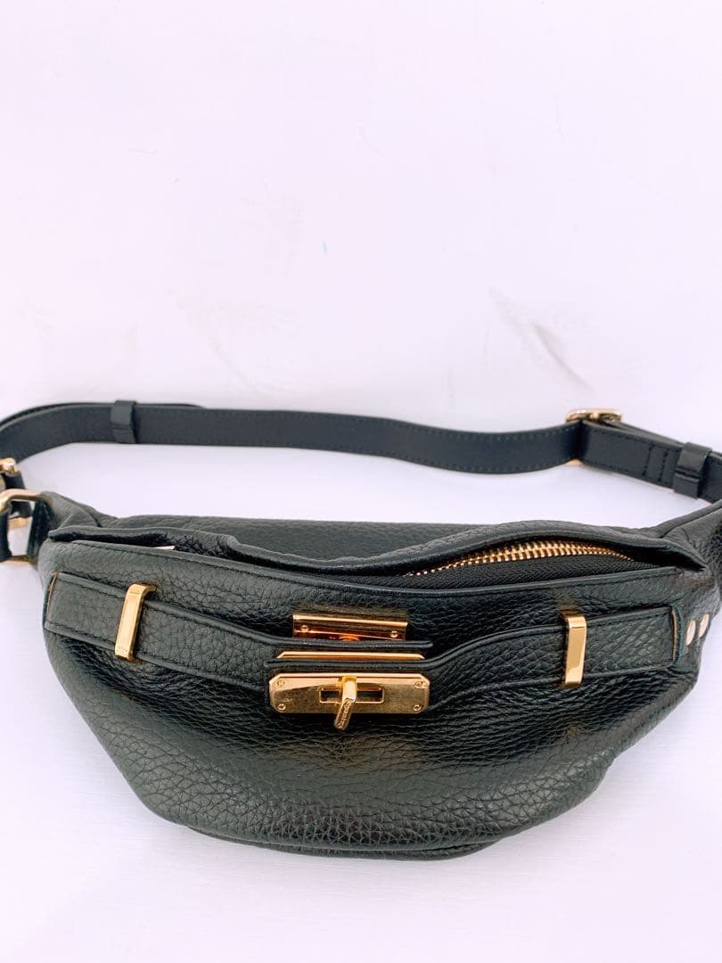 最終週末お値下げ‼️ SITA PARANTICA　シボ革ボディバッグブラック美品 2026年最新】sita parantica ウエストバッグの人気アイテム - メルカリ