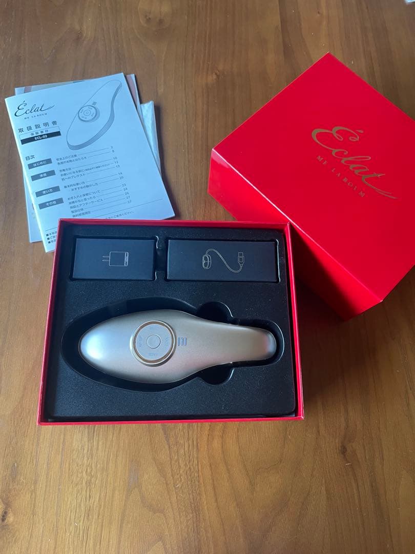 美品　動作確認済　アルコール済Eclat 美顔器 ゴールド　ME ラボンエクラ Éclat 】美顔器 MEラボン・エクラ ゴールド IKKOプロデュース美品