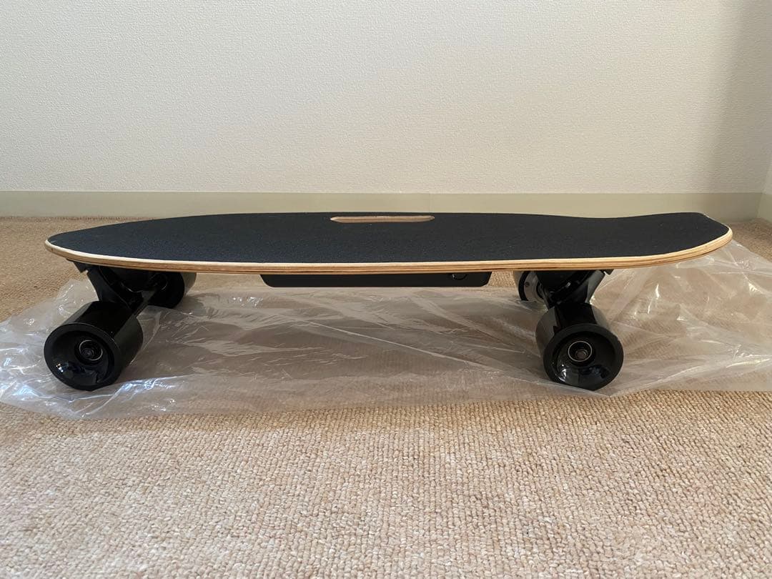 Denska 電動スケボー 木製デッキ ブラックホイール 楽天市場】Denska 電動スケートボード（電スケ） リモコン付き 400W