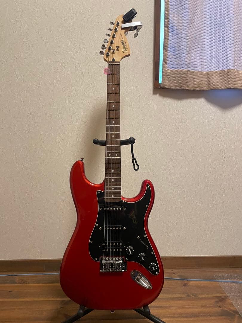 Squier Stratocaster ギター Amazon.com: Squier Sonic Stratocaster Electric Guitar, with 2-Year