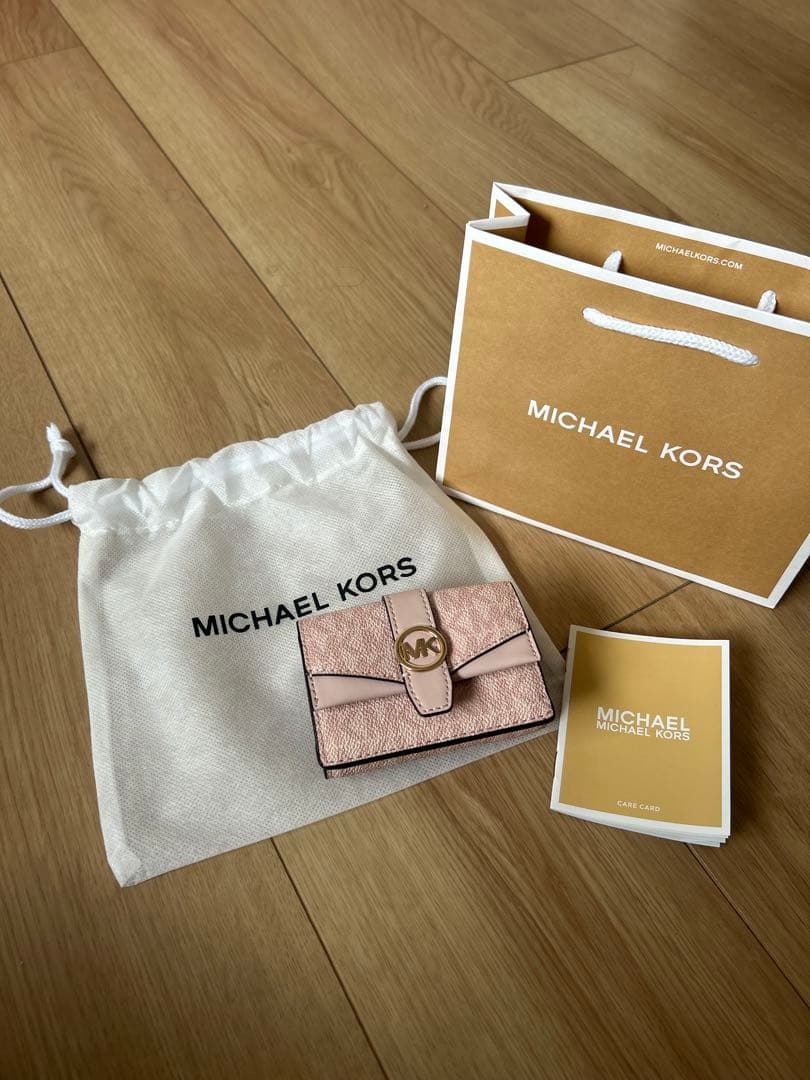 MICHAEL KORS ピンク GREENWICHフラップ トライフォールド 公式アウトレット】【日本限定】GREENWICH フラップ トライフォールド