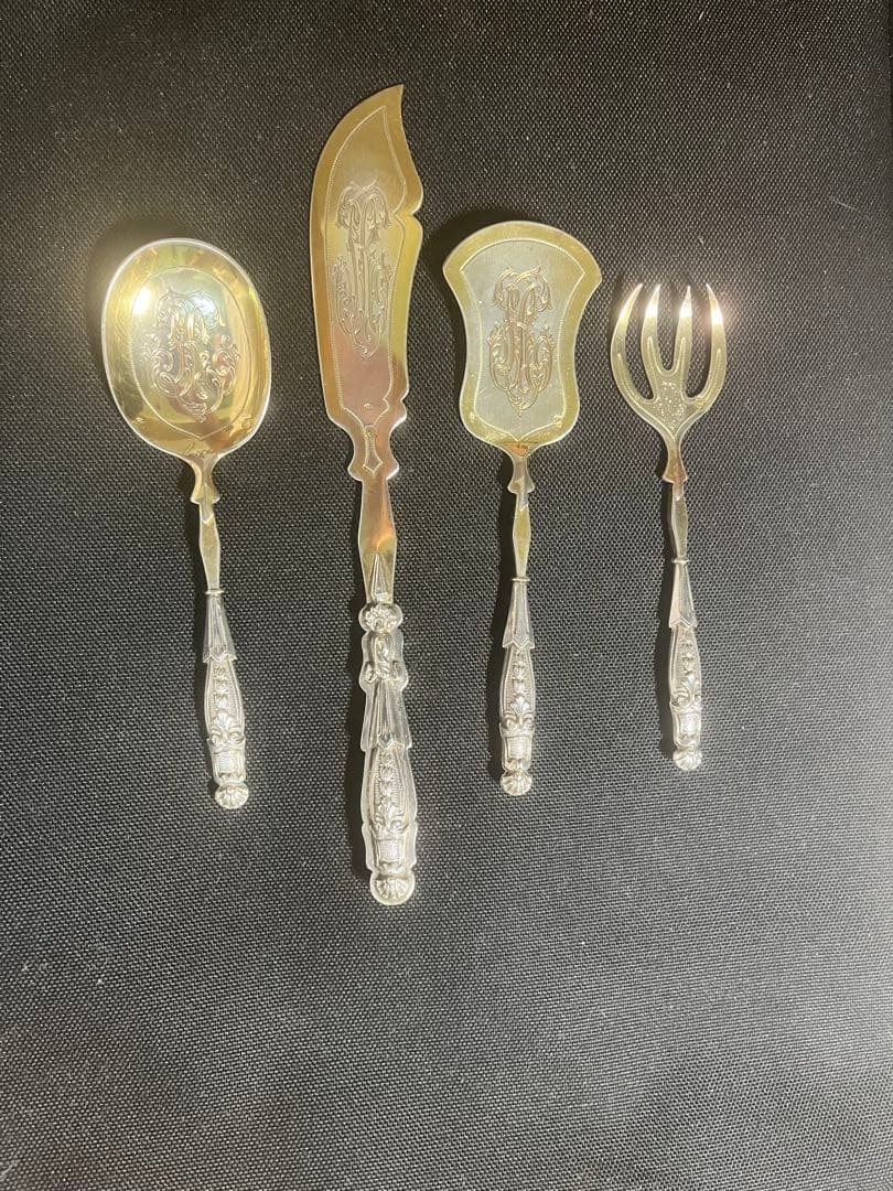 【1800年代 フランス製 アンティーク オードブルサーバー 4本セット】 蔓花のオードブルサーバーセット フランス アンティークストリュフ