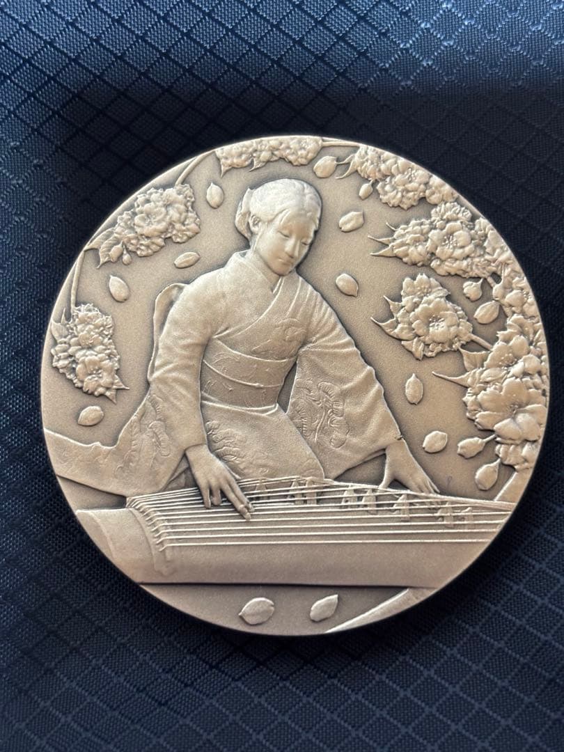 純銀　造幣局　桜の通り抜け　銀メダル　松前琴糸桜　平成26年　2014年 楽天市場】平成26年 桜の通り抜け記念 純銀メダル『松前琴糸桜