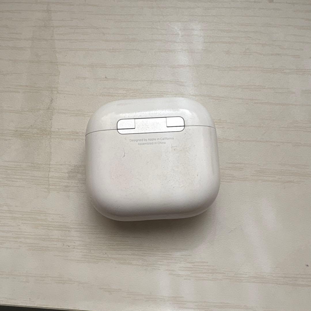 Apple AirPods 4ケース ホワイト ノイキャン無し - メルカリ
