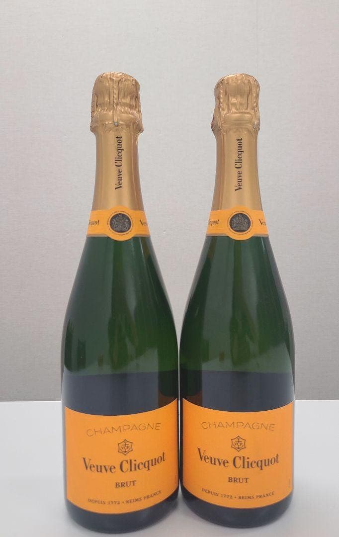 Veuve Clicquot Brut シャンパン 2本セット Amazon.co.jp: 高級シャンパン750ml×2本セット ヴーヴクリコ イエロー
