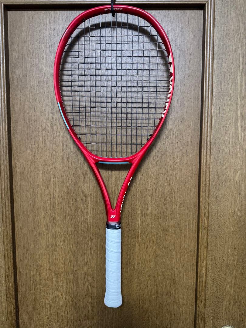 ２０２６年モデル 新作YONEX VCORE 98 ブイコア 305g G2 ヨネックス・ブイコア98(2026)は推進力が強くなって球威が出る！YONEX