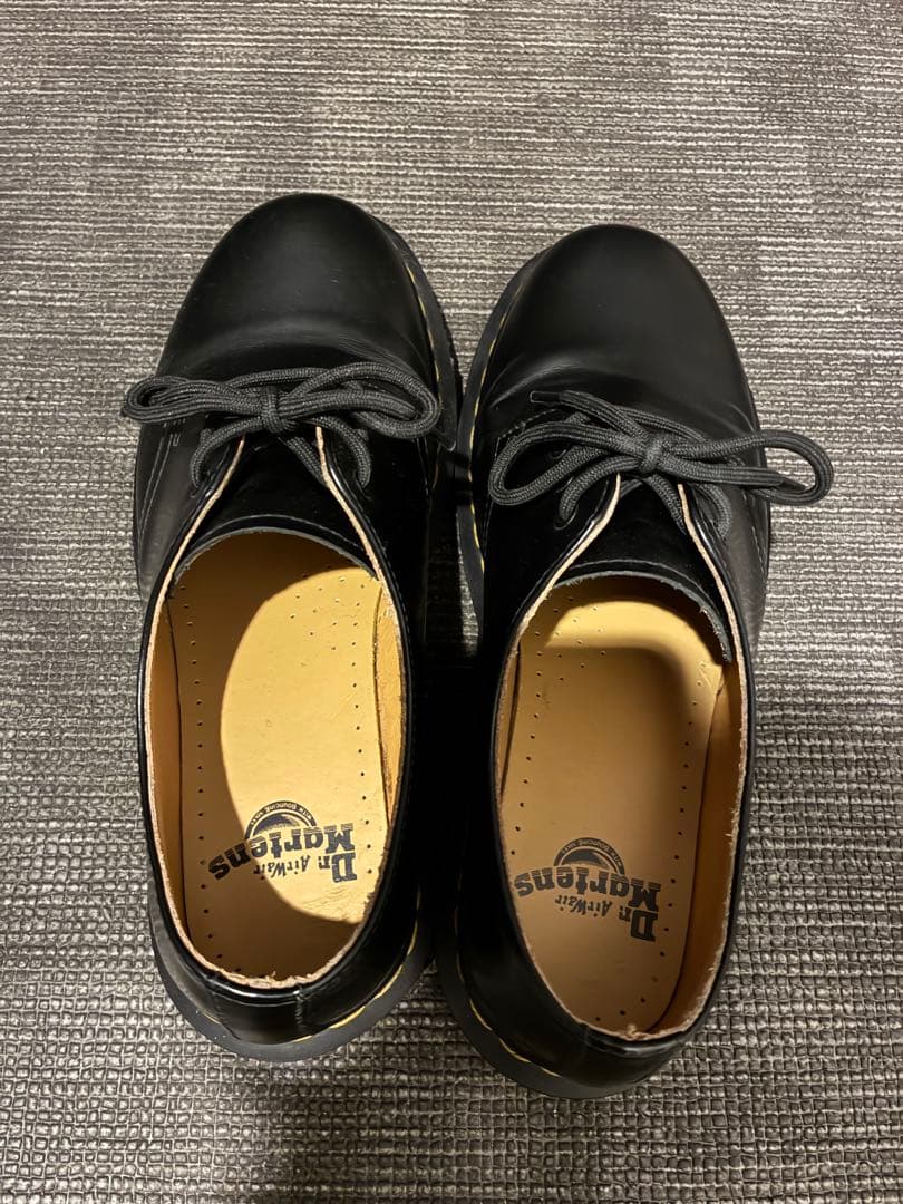 美品】Dr. Martens ブラック レースアップシューズ - メルカリ