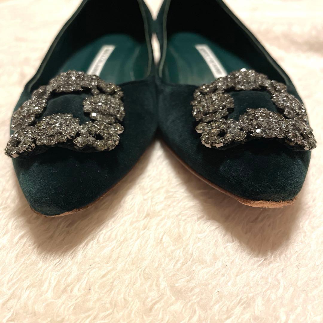 美品】マノロブラニク ハンギシ フラットシューズ グリーン ベロア
