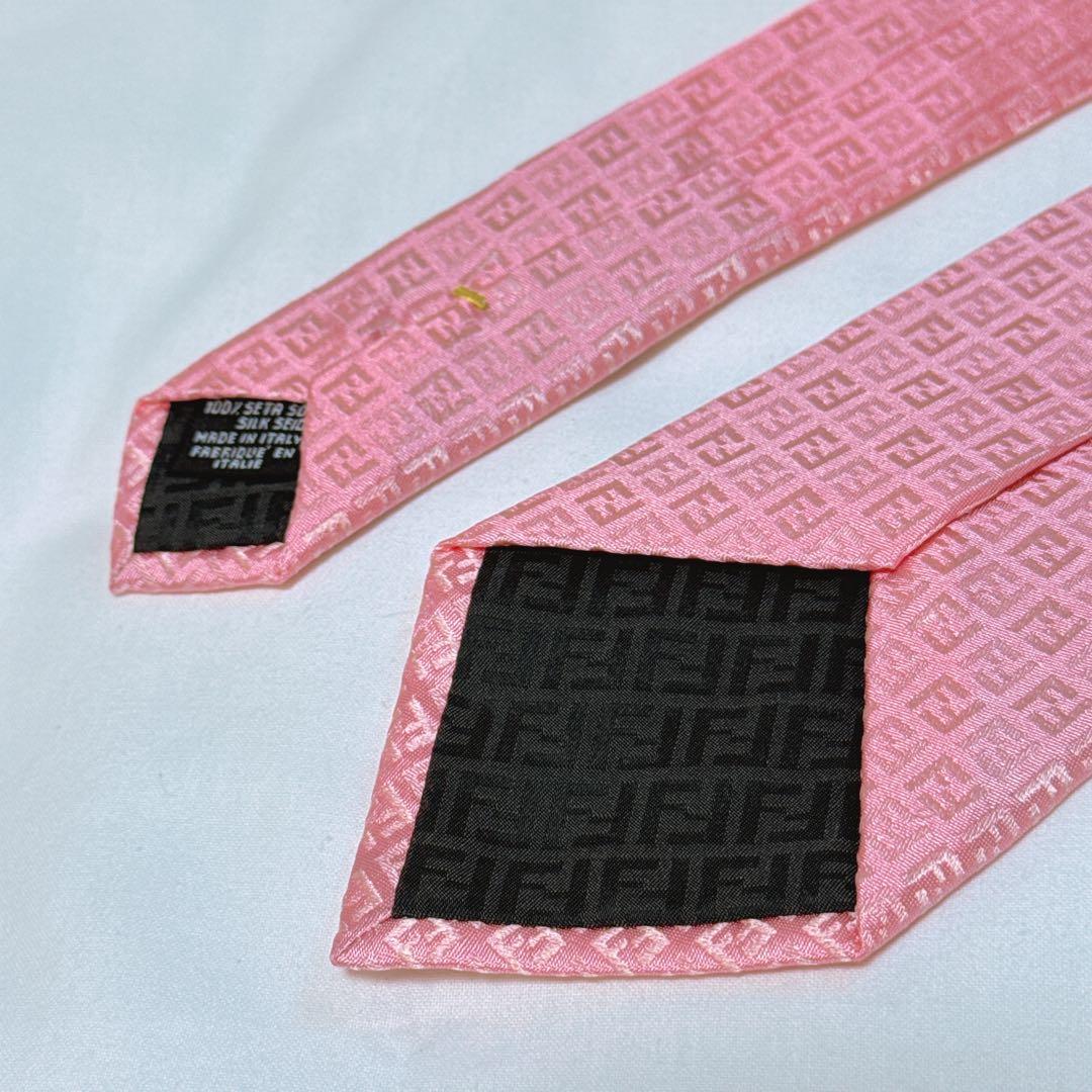 《極美品》FENDI ネクタイ ピンク ズッカ ジャガード 光沢