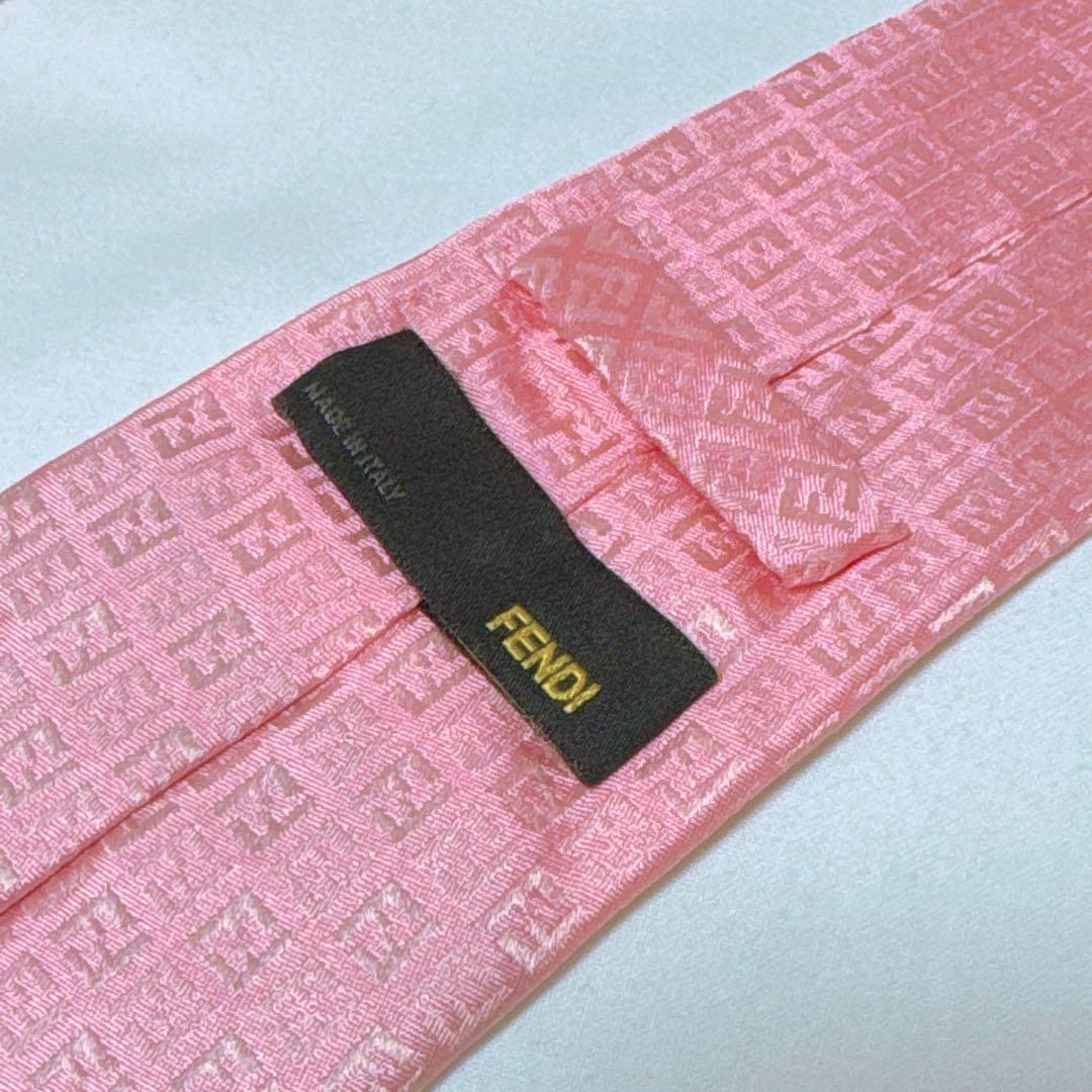 《極美品》FENDI ネクタイ ピンク ズッカ ジャガード 光沢