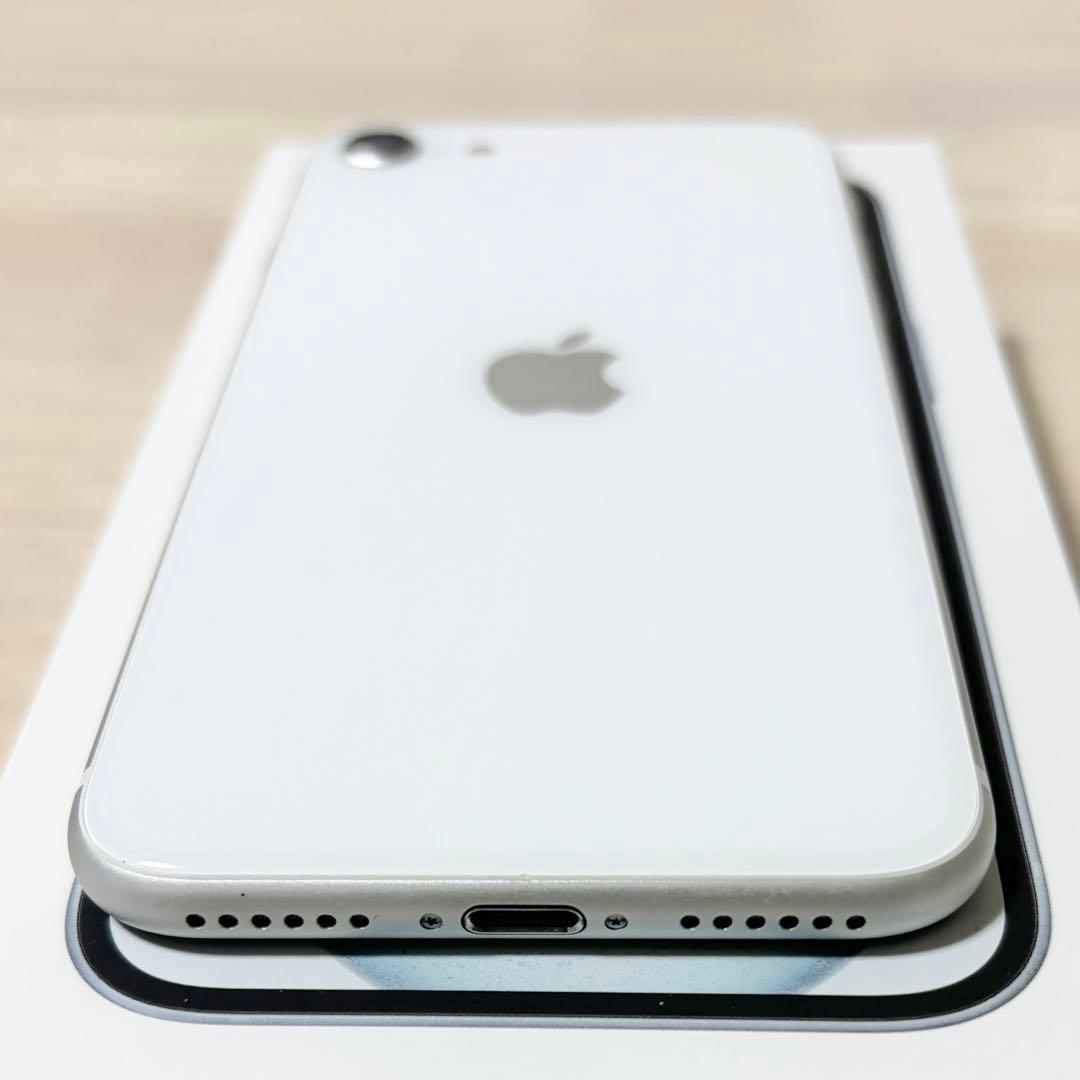 美品❗️ iPhone SE 第2世代 (SE2) ホワイト 128 GB SIMフリー アップル