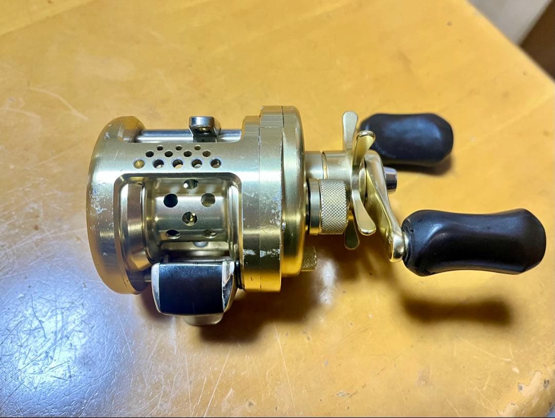 シマノ　カルカッタコンクエスト50 シマノ(SHIMANO) カルカッタ CONQUEST(コンクエスト)50S(シャロー