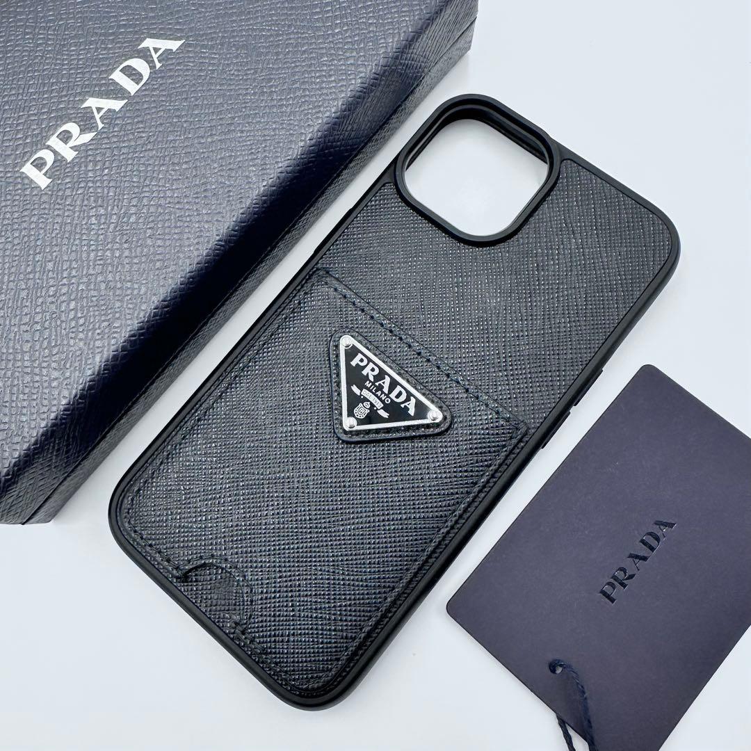 プラダ iPhone14ケース 1ZH162 三角プレート サフィアーノレザー黒 PRADA - プラダ PRADA iPhone 14 Proケース サフィアーノ スマホケース
